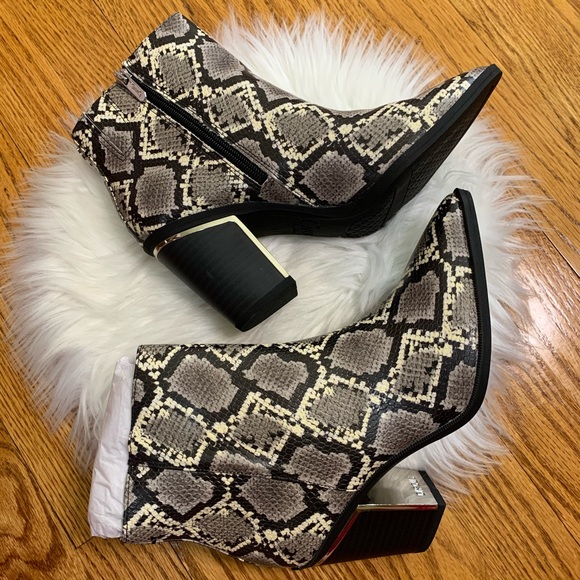 Circus woman’s cal cashmere snake print boot 6M - Picture 3 of 9